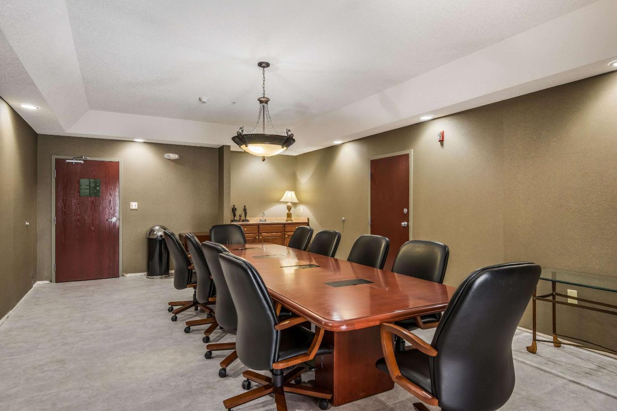 Quality Inn & Suites Quincy - Downtown 외부 사진