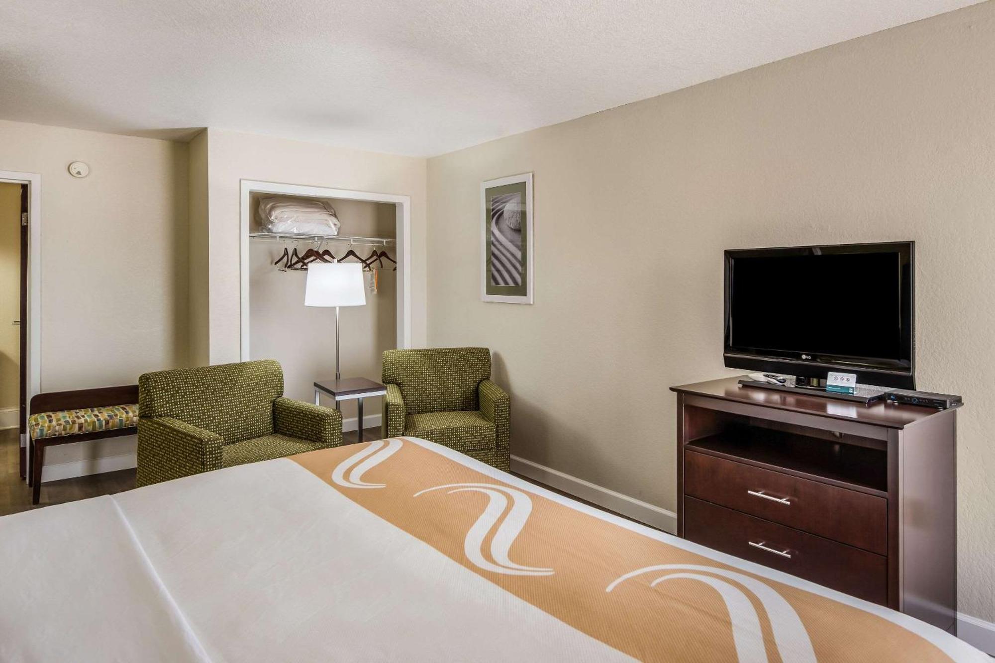 Quality Inn & Suites Quincy - Downtown 외부 사진