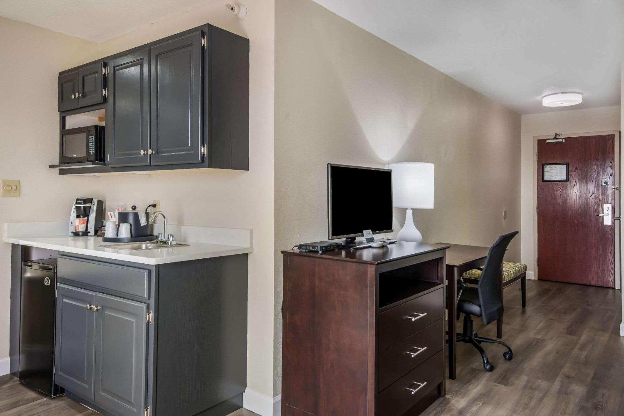 Quality Inn & Suites Quincy - Downtown 외부 사진