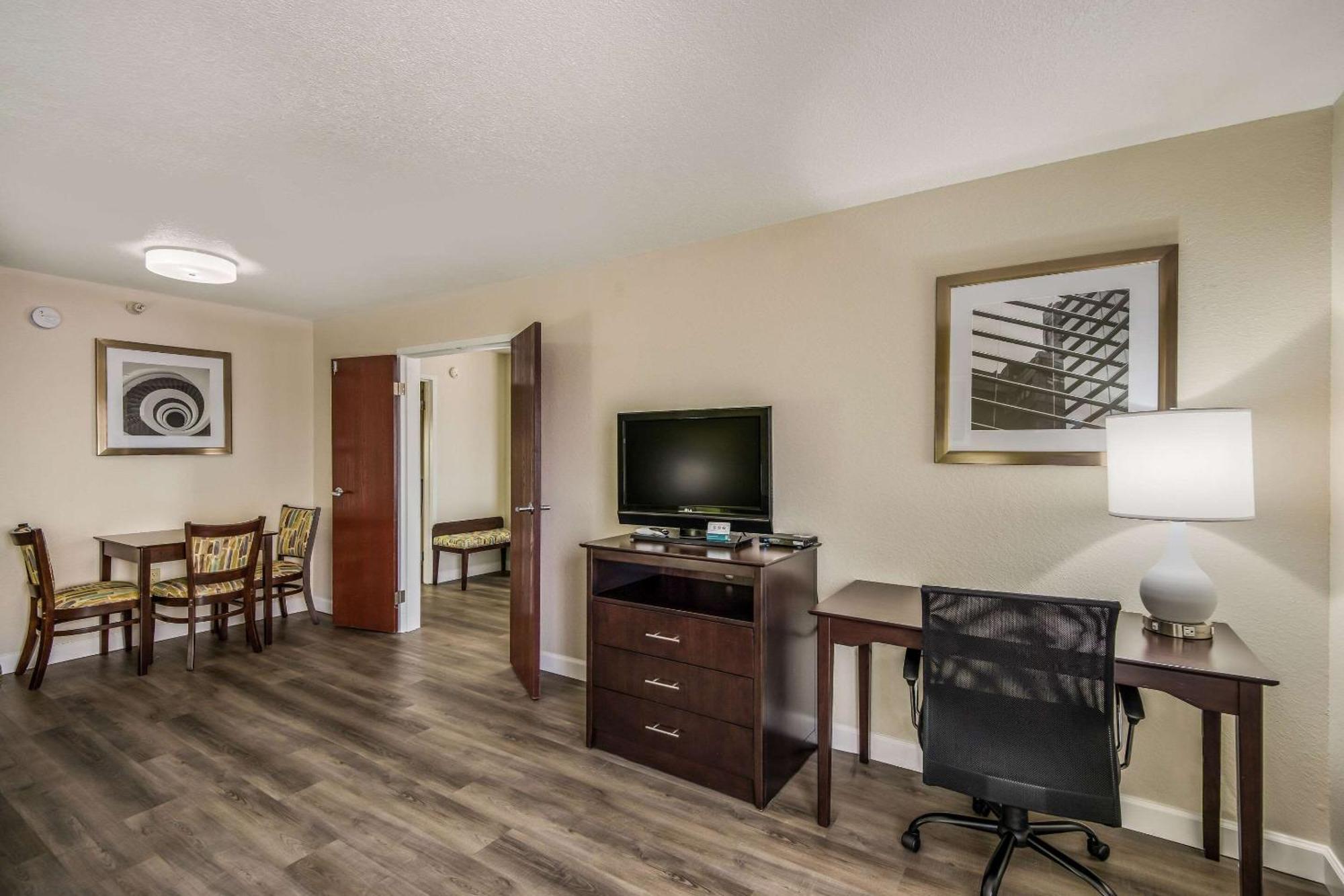 Quality Inn & Suites Quincy - Downtown 외부 사진