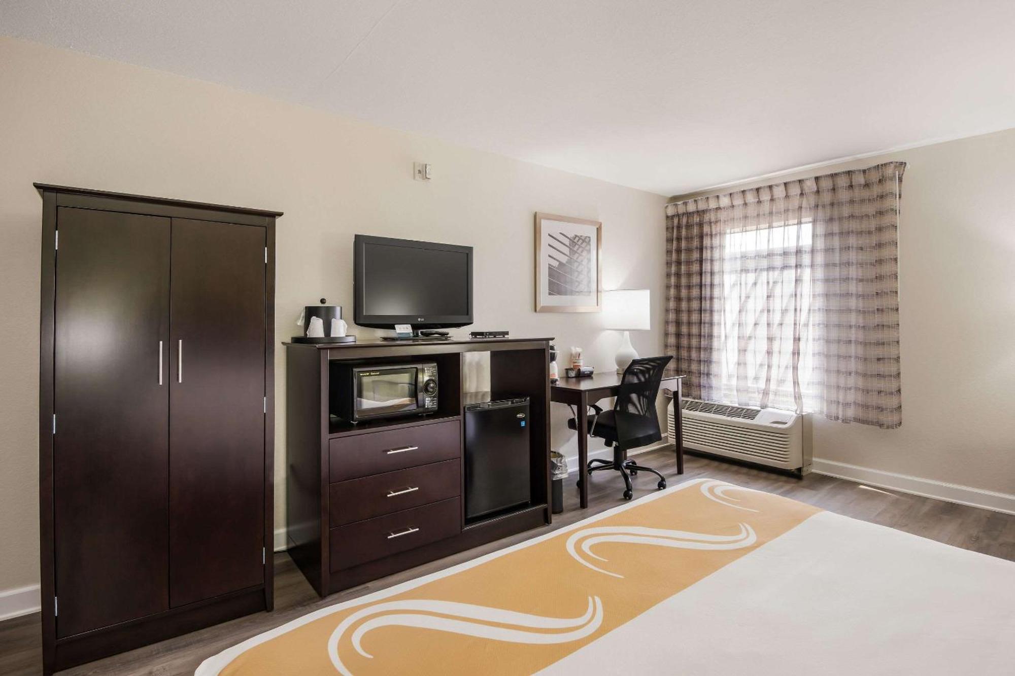 Quality Inn & Suites Quincy - Downtown 외부 사진