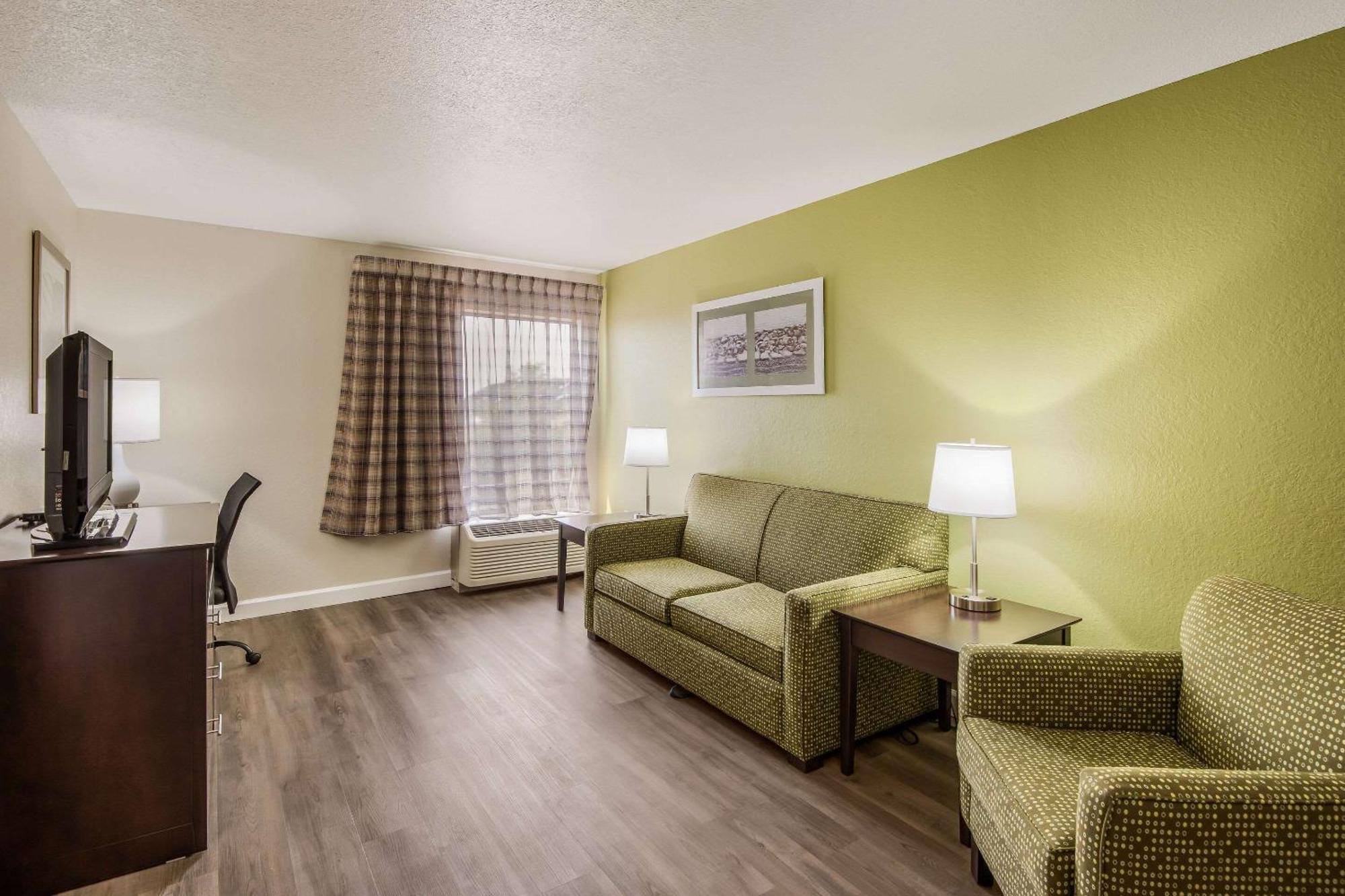 Quality Inn & Suites Quincy - Downtown 외부 사진