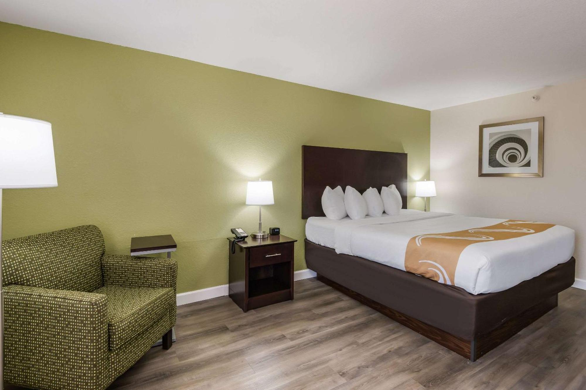 Quality Inn & Suites Quincy - Downtown 외부 사진