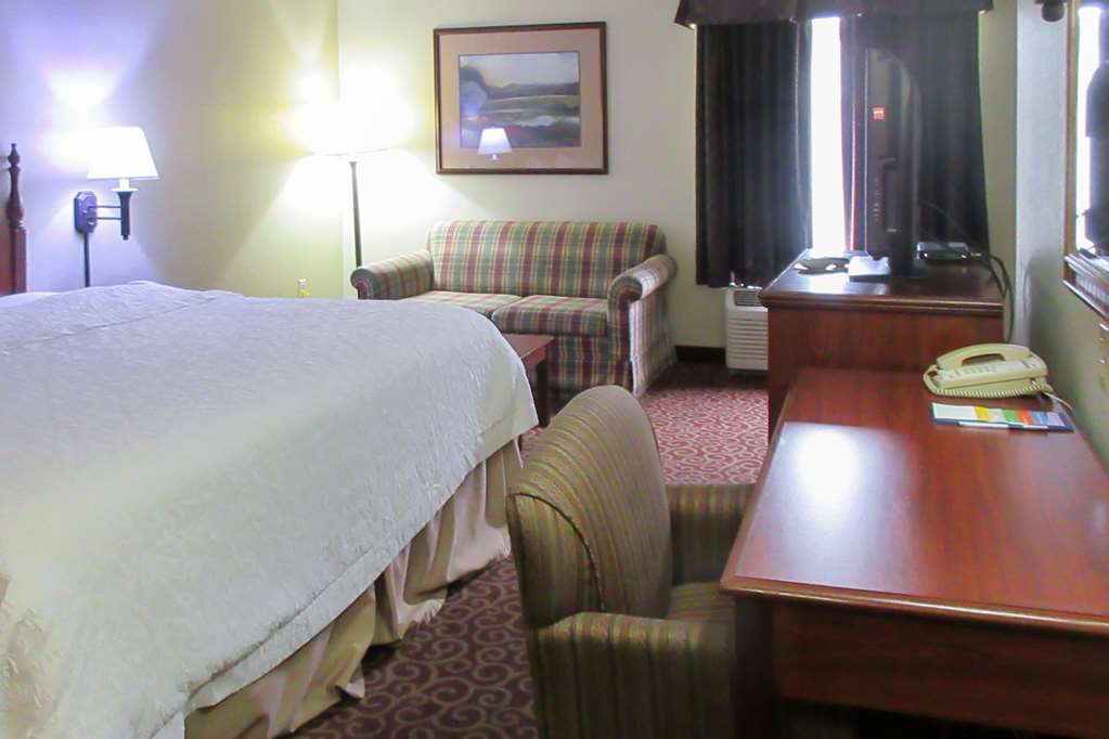Quality Inn & Suites Quincy - Downtown 객실 사진