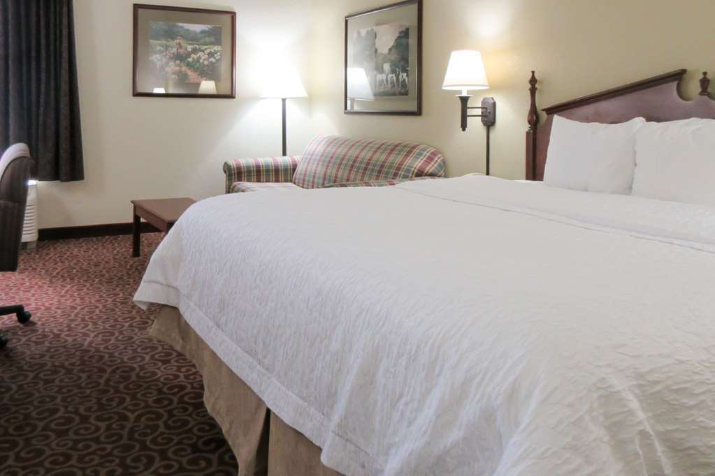 Quality Inn & Suites Quincy - Downtown 객실 사진