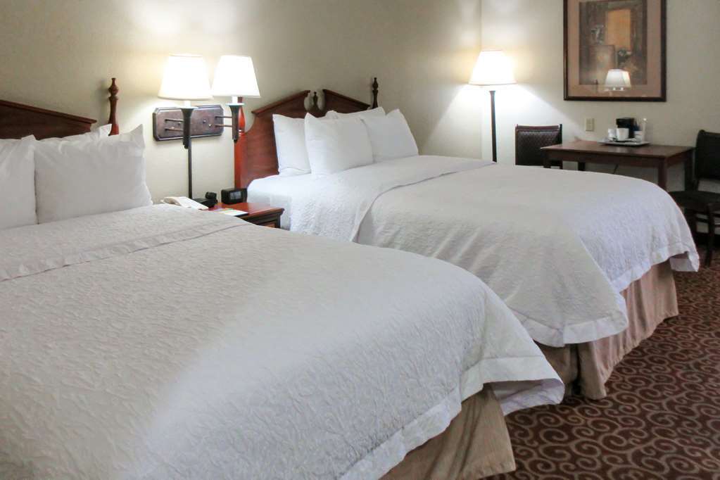 Quality Inn & Suites Quincy - Downtown 객실 사진